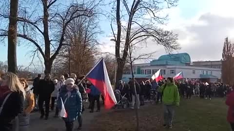 05. 02. 2022 HRADEC KRÁLOVÉ - ULRICHOVO NÁMĚSTÍ- SETKÁNÍ A PROTESTNÍ POCHOD