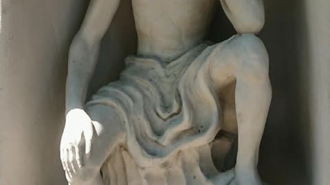 Kunszt sztuki żałobnej na Warszawskich Powązkach podziwiaj najciekawsze rzeźby tej nekropolii Cz. 1