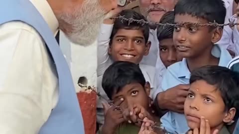 PM Modi's adorable conversation with young kids in Kalaburagi, Karnataka