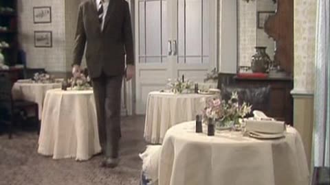 Fawlty Towers ( 2 / 6 )
