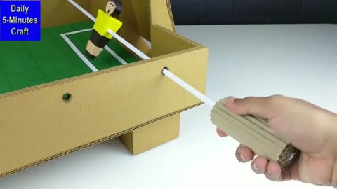 Create your own soccer game and challenge your friends in an easy and simple way with cardboard