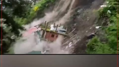 शिमला में भूस्खलन से एकसाथ कई घर ढहने का ये वीडियो आपको डरा देगा