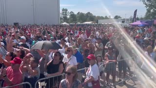 The fake news has another panic attack seeing the crowd at the Trump rally again. 🔥