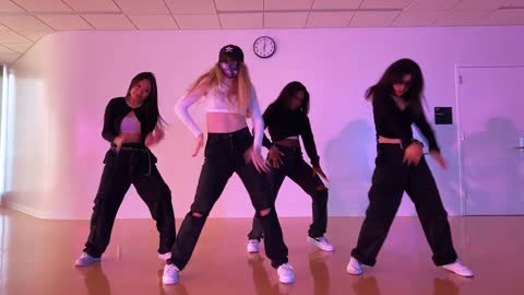 [FINESSE] TWICE MOMO, CHAEYOUNG, TZUYU X Kiel Tutin “bloodline (Ariana Grande)” Dance Cover