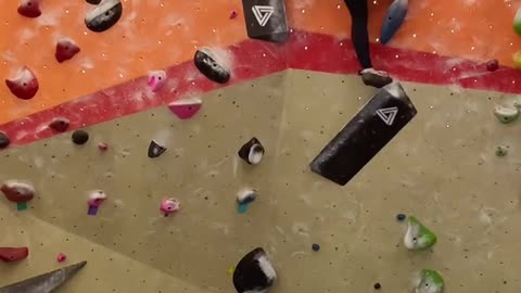 It's probably the second time for me to climb in v3. The last Thursday was a challenge for me and my