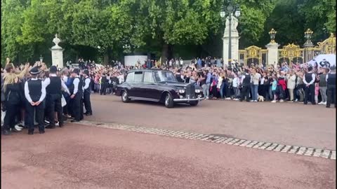 Le roi Charles III et Camila arrivent au palais de Buckingham après la mort de la reine _ AFP Images