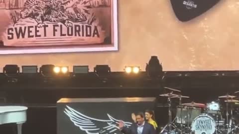 DeSantis surprises fans at Lynyrd Skynyrd concert after suddenly walking out on stage to ROARING “USA!” Chants.