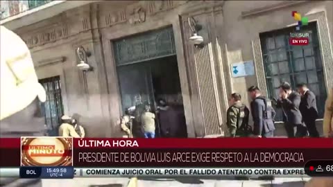 BREAKING: Troops and armored vehicles raid Bolivia's Presidential Palace amid