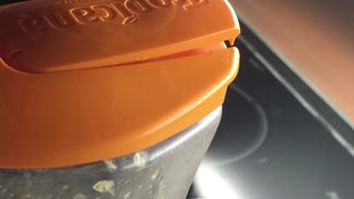 OJ bottle opening and closing BY ITSELF