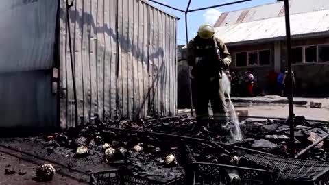Deadly artillery attack hits Donetsk market - media