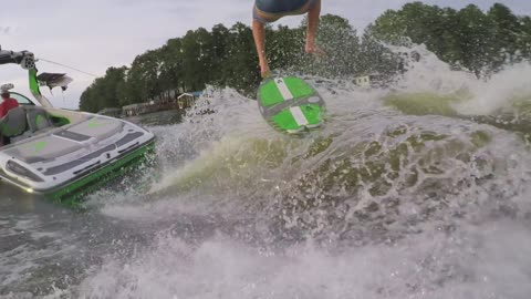 Pro Wakesurfing: Loose Screw