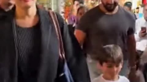 Saif Ali Khan With Family Spotted At Airport Viral Masti Bollywood