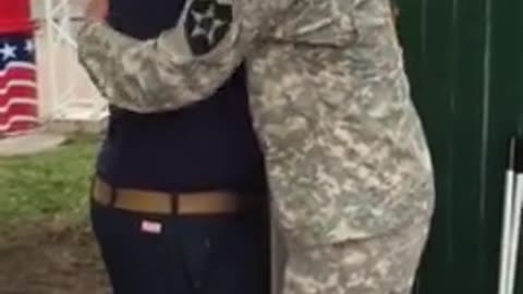Amazing Military homecoming surprised his brother