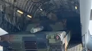 Today Abram Tank being loaded up info a C-17 🔥🔥😮🔥