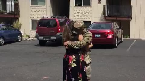 Mom in tears when her son returns home from the Middle East