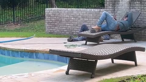 Tommy Sotomayor Hired Some Mexicans To Work On His Pool And Instead They Took NAPS & Chilled! LOL