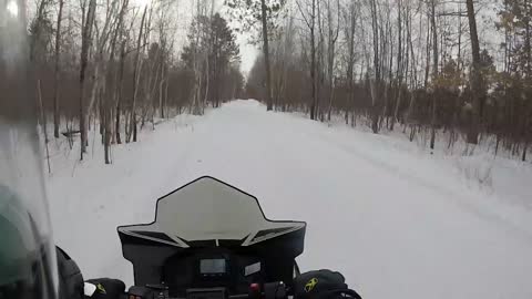 Polaris Rush 800 vs Skidoo Renegade 850 Race