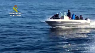 People Smugglers In Speed Boat Try To Outrun Spain Cops