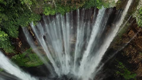 Pictorial from the top of the mountains and the waterfall