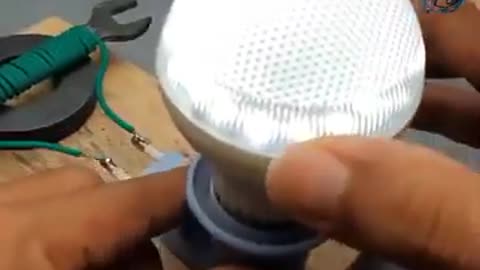Magnet and bulb experiment