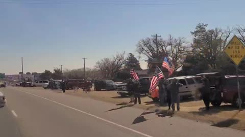 Peoples convoy driving through Amarillo TX