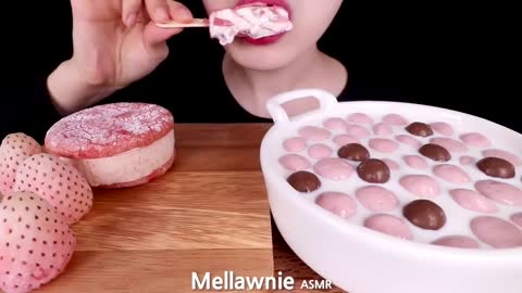 ASMR MUKBANG｜PINK ICE CREAM, MAGNUM, CHOCOLATE, MALTESERS, FROZEN FRUITS 핑크색 디저트 EATING SOUNDS 먹방