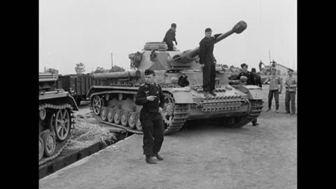 panzer_iv_ausf_g_tanks_arriving_by_train_in_italy