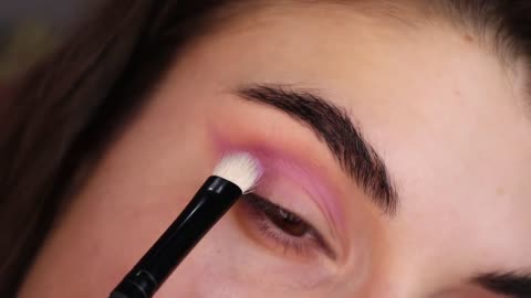 Kalina: Ανοιξιάτικο Eyelook σε Λιλά αποχρώσεις