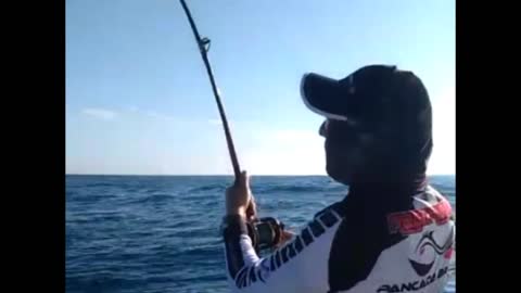 Satisfactory big fish fishing video