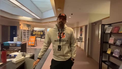 security guard at the Pickering Library, calls patron as a "loser" for video taping