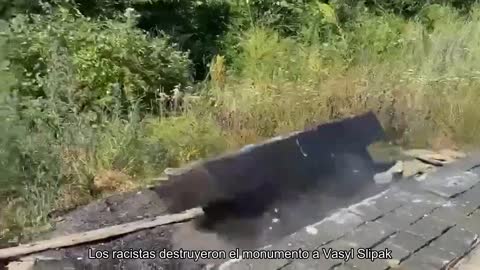 Los racistas destruyeron el monumento a Vasyl Slipak