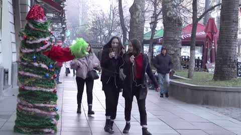 Grinch Jumps out if Gift Box Prank funny