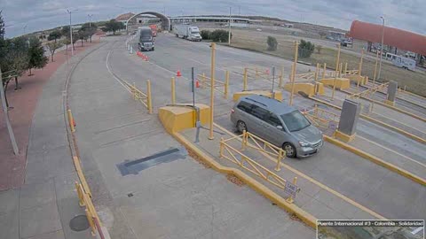2024-01-04 - Puente Internacional 3 (viendo hacia Laredo, Texas)