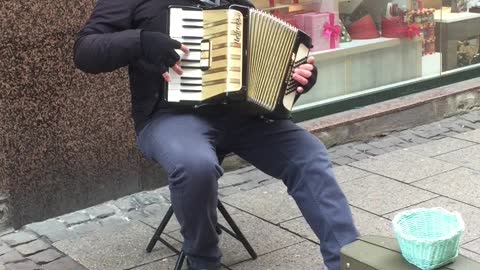 Accordion playing in France