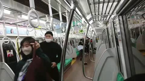 Ataque con cuchillo en tren de Tokio