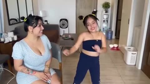 Tiktok dance mommy and daugther