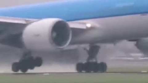 Airbus landing due dangerous WINDS