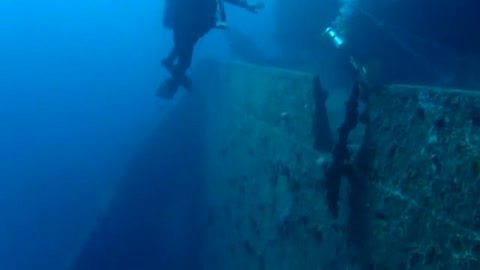 Divers Explore Lost Ship Under The Sea