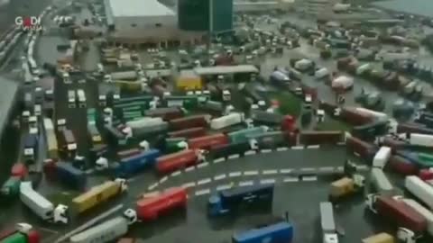 🌐 - INTERNATIONAL: Italian truckers are blocking highways for a second day