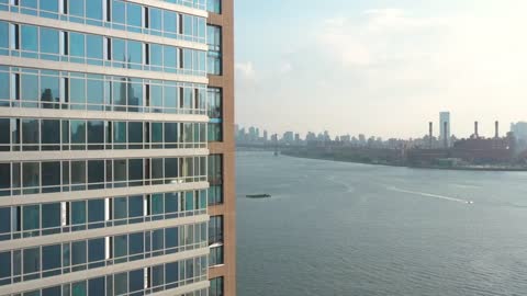 Gotham Point - For an unparalleled waterfront living