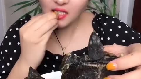 Let's see beautiful girls eating Asian food this time, very strange food #4116