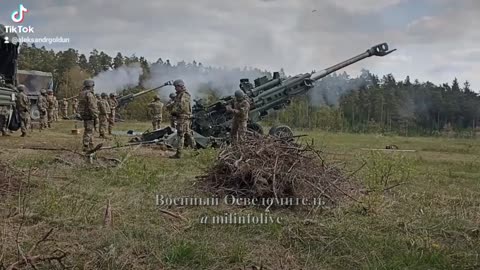 Ukraine War - Personnel continue training in the use of 155-mm M777 towed howitzers