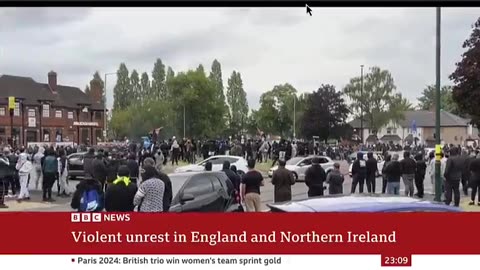 BBC: Vehicles and Pub Attacked by Muslim Youths During 'Largely Peaceful' Demonstration