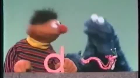 Sesame Street - Dee Dee Dee(slow)