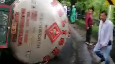 Video: No hay paso en la vía Bucaramanga - San Alberto debido a un accidente