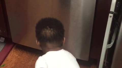 Little Boy Is So Offended By Spinach Flavor He Throws Away It Twice