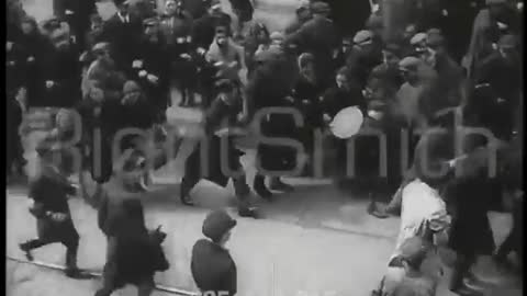 Warsaw 1942 - Jewish Ghetto police beating up and arresting Jews