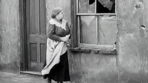 مقطع جميل من فلم the kid 1921 Charles chaplin