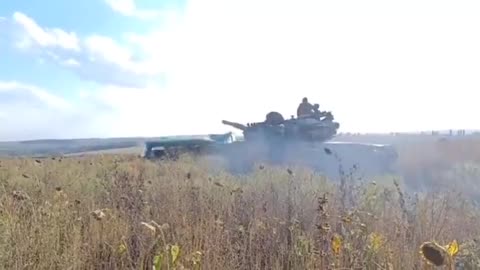 Ukrainian Tankers Having Fun With Russian Scooby Doo Van