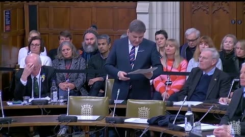Andrew Bridgen i parlamentet talar om överdödlighet.